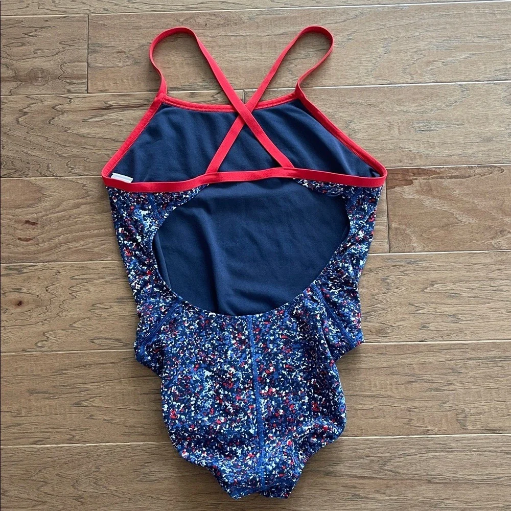 Nike Women's Red White Blue Print‎ One-Piece Swimsuit 10
